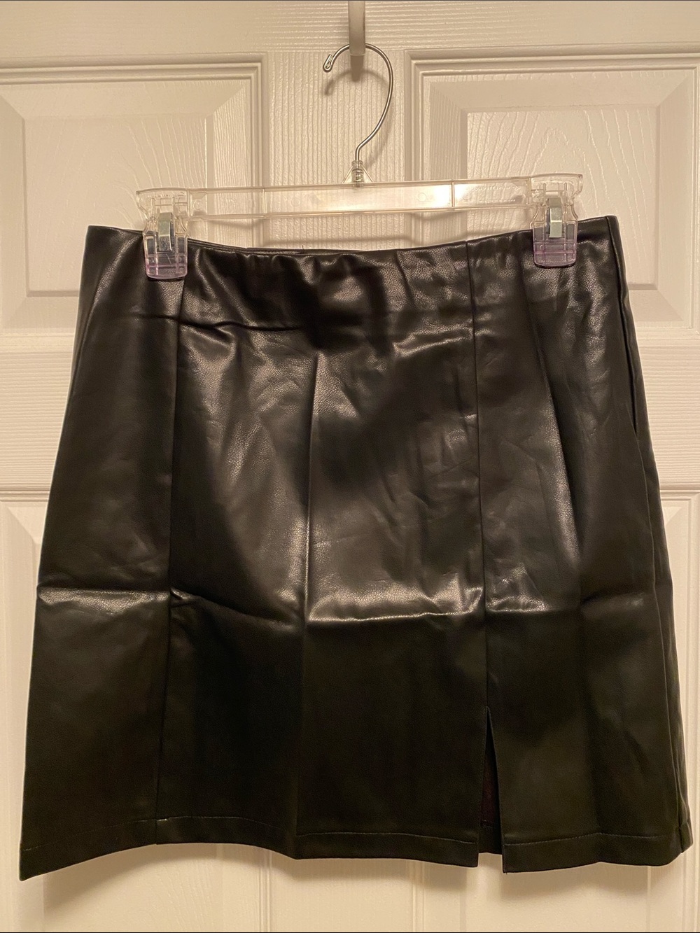 Lillusory Black Faux Leather Mini Skirt…size L